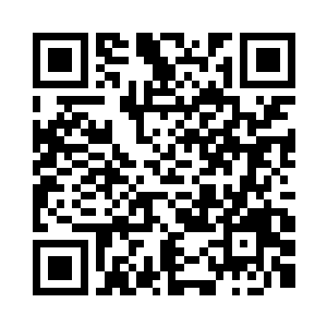 然后从衣兜里摸出一张黄符攥在掌心里二维码生成