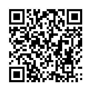 然后他们就在警察的注视下开始痛饮二维码生成