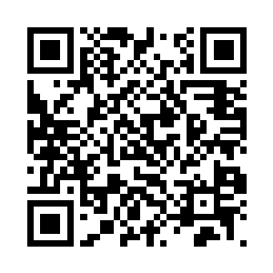 然后他很热情地来到了张大导演的身边二维码生成