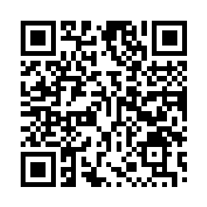 然后他费力的拖着一个大箱子又返了回来二维码生成