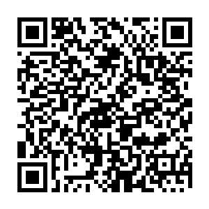 然后以迅雷不及掩耳之势强力的穿过了那一枚闪烁着七彩光芒的魔神水晶二维码生成