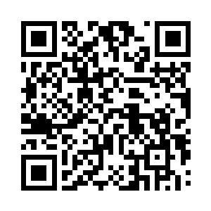 然后伸了脚对准灰白相间的冰壳轻轻一踩二维码生成