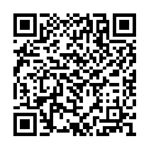 然后依靠绳索或绳梯爬回直升机上纯属自杀行为二维码生成