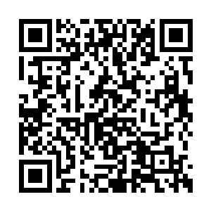 然后再让另外两个主持人把话题拉回到高扬身上二维码生成