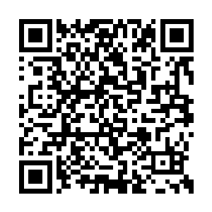 然后去势不减的直接朝着三个人的身上笼罩过去二维码生成