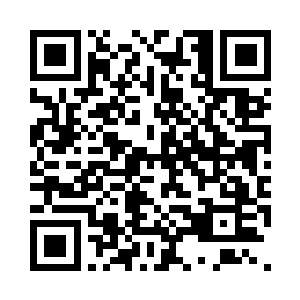 然后又是一巴掌准确的落在他的脸上二维码生成