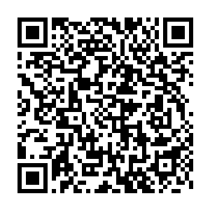 然后和往常一样无不清晰的听着一系列的声音…就好像有一个人进来二维码生成