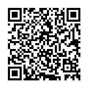 然后在视界上形成千夜所看到的一个个红色身影二维码生成