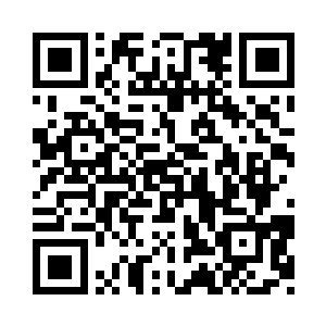 然后坐在驾驶位的人便开始发动了引擎二维码生成