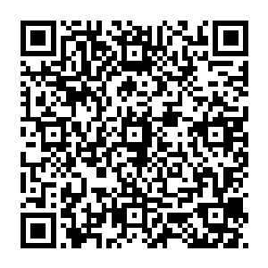 然后对着电梯外面一个穿着写字楼门卫制服的黑人老头很自然的对高扬做了个请的手势二维码生成