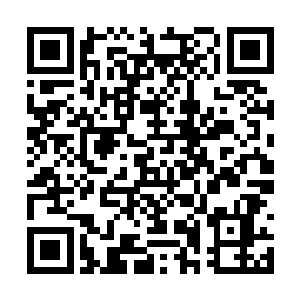 然后将目光落到了一边满脸阴沉和的刘天河的身上二维码生成