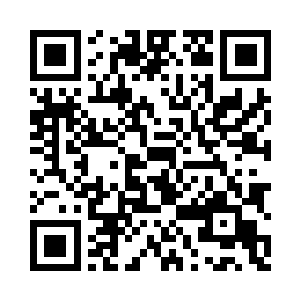 然后将那碎小的花瓣摊平在了睿儿的小掌心道二维码生成