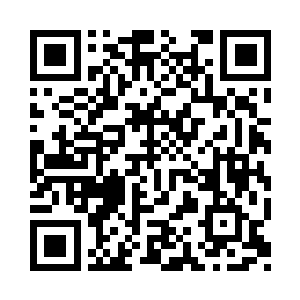 然后就发现卫神被一柄血长剑钉在了空中二维码生成