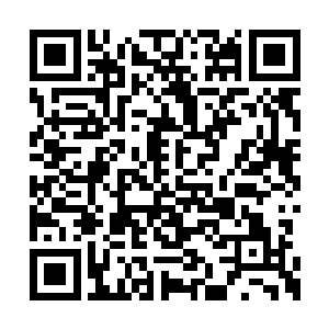 然后就向着小镇东北方向的那一片山丘飞了过去二维码生成