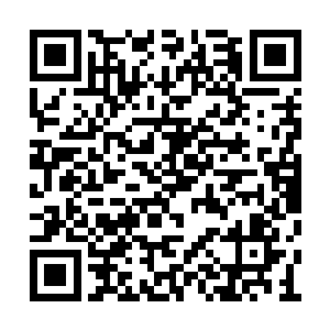 然后就毫不犹豫地对着自己舰队最近的一艘军舰二维码生成