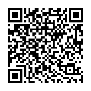 然后就陪着一大群女人在中环和尖沙咀的商店之间转悠开了二维码生成