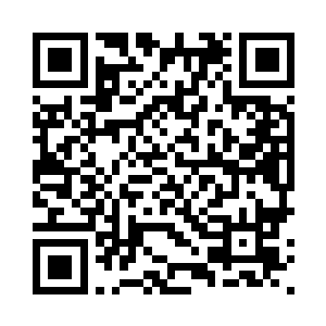 然后把一团东西塞进了他的嘴巴里二维码生成