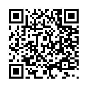 然后抓住了斧头一脚将启轩踹倒在地二维码生成