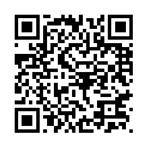 然后抬起脚狠狠踢向年轻人的下体二维码生成