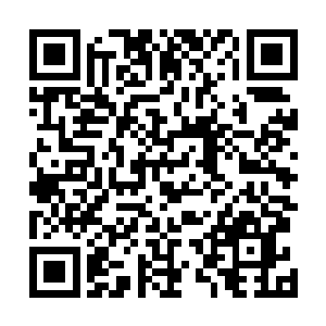 然后掏出手机就吩咐人立即着手给仇子洛办理更名的事情二维码生成