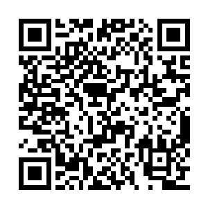 然后整个身影画成了一张符纸朝着他们冲了过来二维码生成