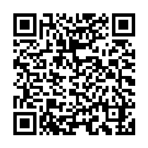 然后流墨墨和天幸就无语的围观着尤五小姐像是金鱼吐泡泡一般二维码生成