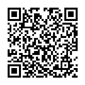 然后狠戾的瞪了酒楼老板一眼迅速飞离愈来愈近的黑雾二维码生成