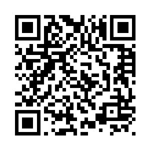 然后用小刷子在铁条上刷上一层油二维码生成