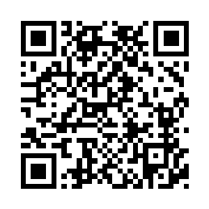 然后用手从身边一个家伙的胸膛上抓了一把血二维码生成