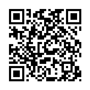 然后相互推推搡搡的往公园跑去……看不出来二维码生成