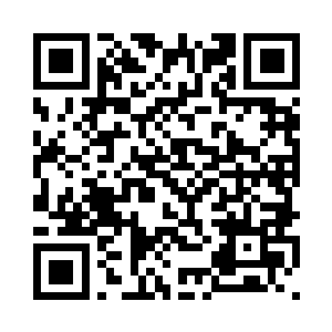 然后看到一抹人影收了手里的短刀二维码生成