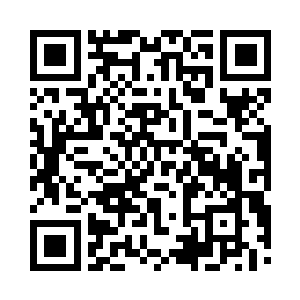 然后突然沿着身上绿线来的方向快速飞向那边二维码生成