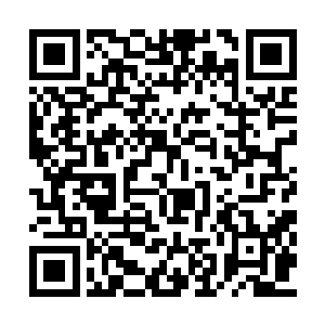 然后调制了一杯她最拿手的鸡尾酒放到秦彪面前二维码生成