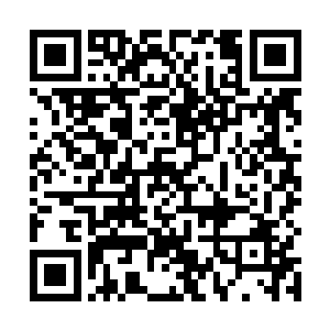 然后跑到后院对着坐在院子里喝茶的方虎威老爷子喊道二维码生成