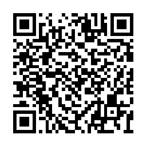 然后那些店主家里有时候困难他也想办法去帮忙二维码生成