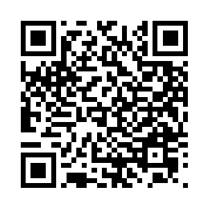 然后随便把书扔给周围人群中的一人二维码生成