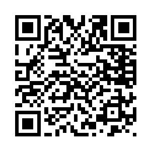 然而有个人却一直注意着一举一动二维码生成