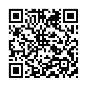 爱德华又跟其他女人们微笑着打了打招呼二维码生成