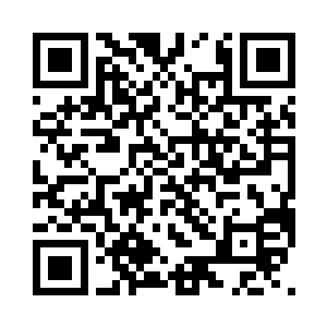 爽快的拿出一张百元大钞交给了龙小宝二维码生成