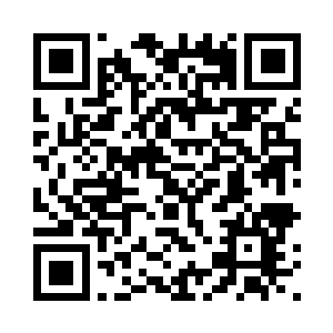 片中接连出现了许多貌似善良的人二维码生成