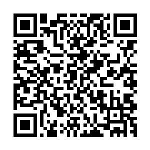 特别是这丫头最后介绍着坐在前面第一排的第几位是她的妈妈二维码生成