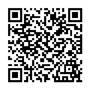 狄青用刀子插了一块胙肉塞进嘴里嚼的满嘴流油二维码生成