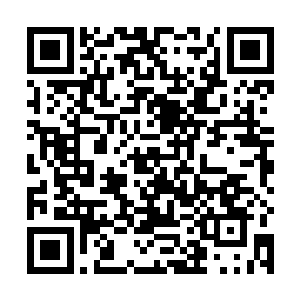 狄高庚派了他的得力助手欺诈者来窃取洞穴中的七彩石二维码生成
