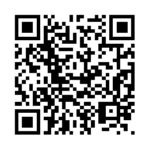 狠狠地向着千兰和慕容飞雪轰击过去二维码生成