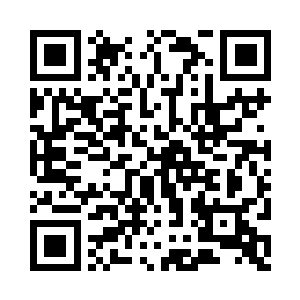 狠狠用另一只手肘击向对方的肩膀部位二维码生成