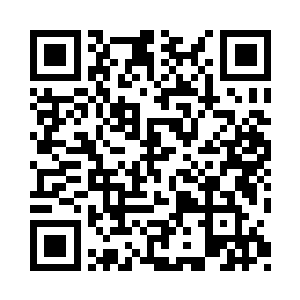 狠狠的把一只名贵的青花茶杯摔在了地上二维码生成