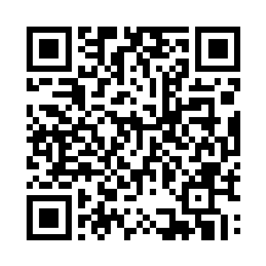 独自一人漫无目的的行走在空荡荡的街上二维码生成