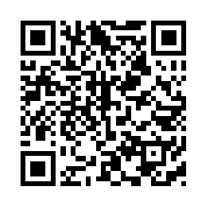 狭小的牢房已经有两个人激烈打斗在一起二维码生成