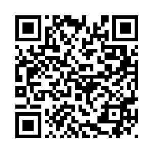 猛然间意识到站在面前的人是芮阁二维码生成