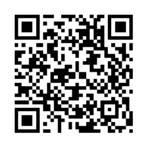 猛的用力朝上一伸就要来抓王婉柔和我的手二维码生成